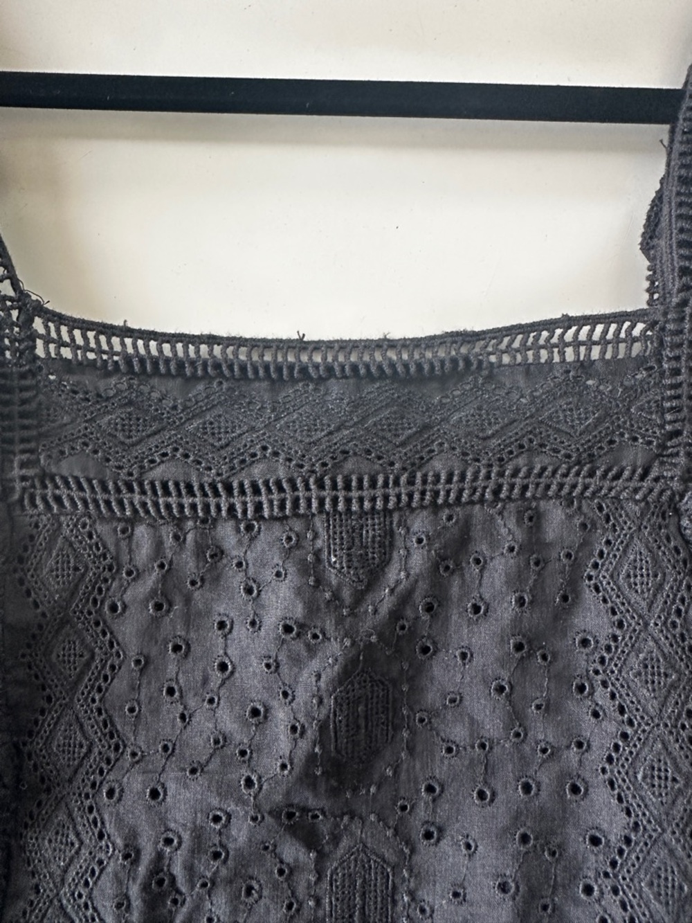 Black Eyelet Lace Trim Sleeveless Top - Frame sz medium - Picture 2 of 11